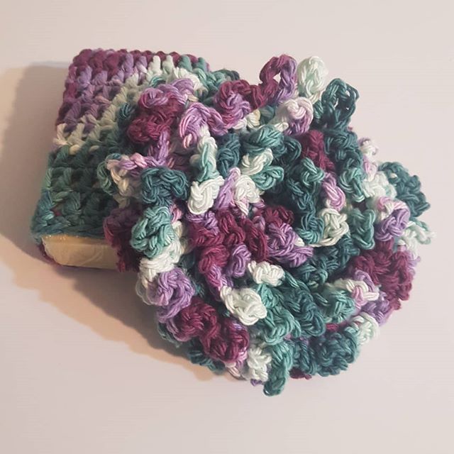 CanadianCraftCo's tweet photo. Made a bath and shower set. Soap cozy cloth helps leather the soap as well as make it less slippery. The loofah is beautiful and practical works perfect with shower gel. #loofah #soapcozy #crochet #bathset #canadiancaftco @canadiancraftco @theatregal1414 https://t.co/uPxf3CJdH2 https://t.co/0gmH8Z24ip
