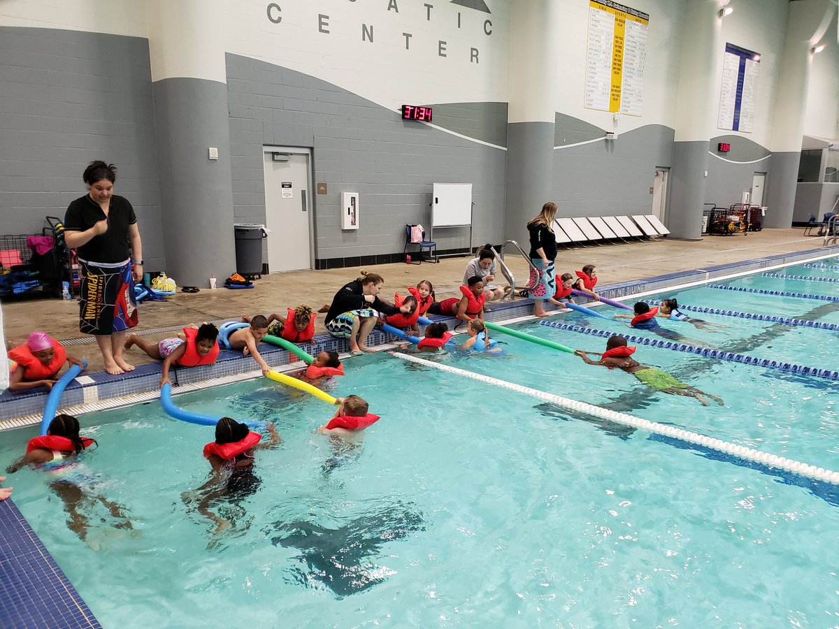 joanneklaiber's tweet photo. Saving each other today!#LoveMySchoolDay#RockbrookES#Colonylifeguardsareawesome! https://t.co/aSPpzIaavC