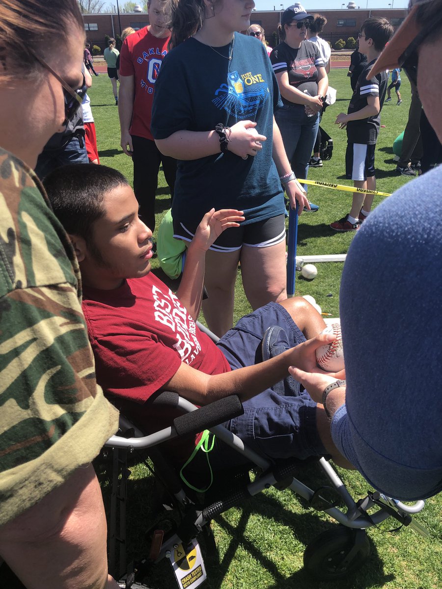 laurenoliviam's tweet photo. Special Olympics fun yesterday! @area16sotn @LHSintheNews https://t.co/75jK0z9p0E