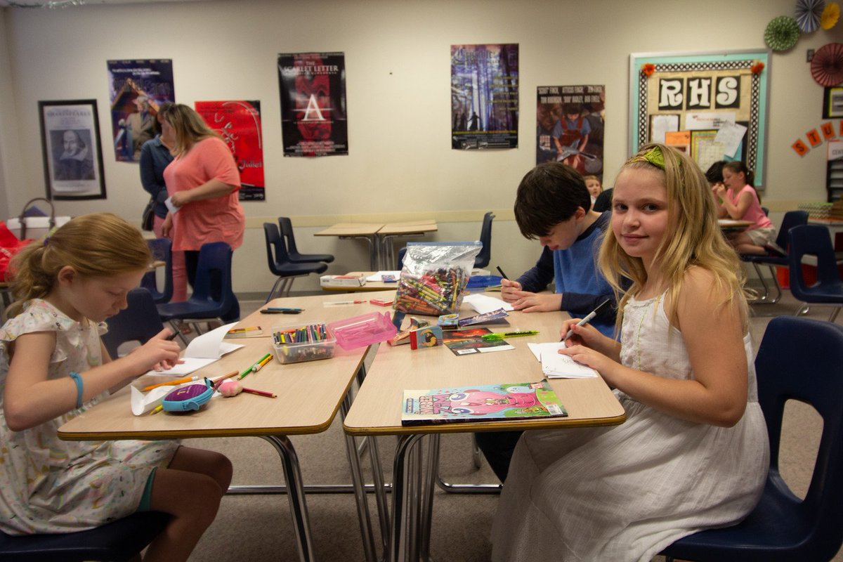 RockwallCF's tweet photo. If you like reading Captain Underpants, make sure you stop by Ms. Mosby's lesson at the Comic Fest!  She'll be showing how to make fliporamas!  #RCF2019 .@cindy_mosby https://t.co/gSjUDQVEZq