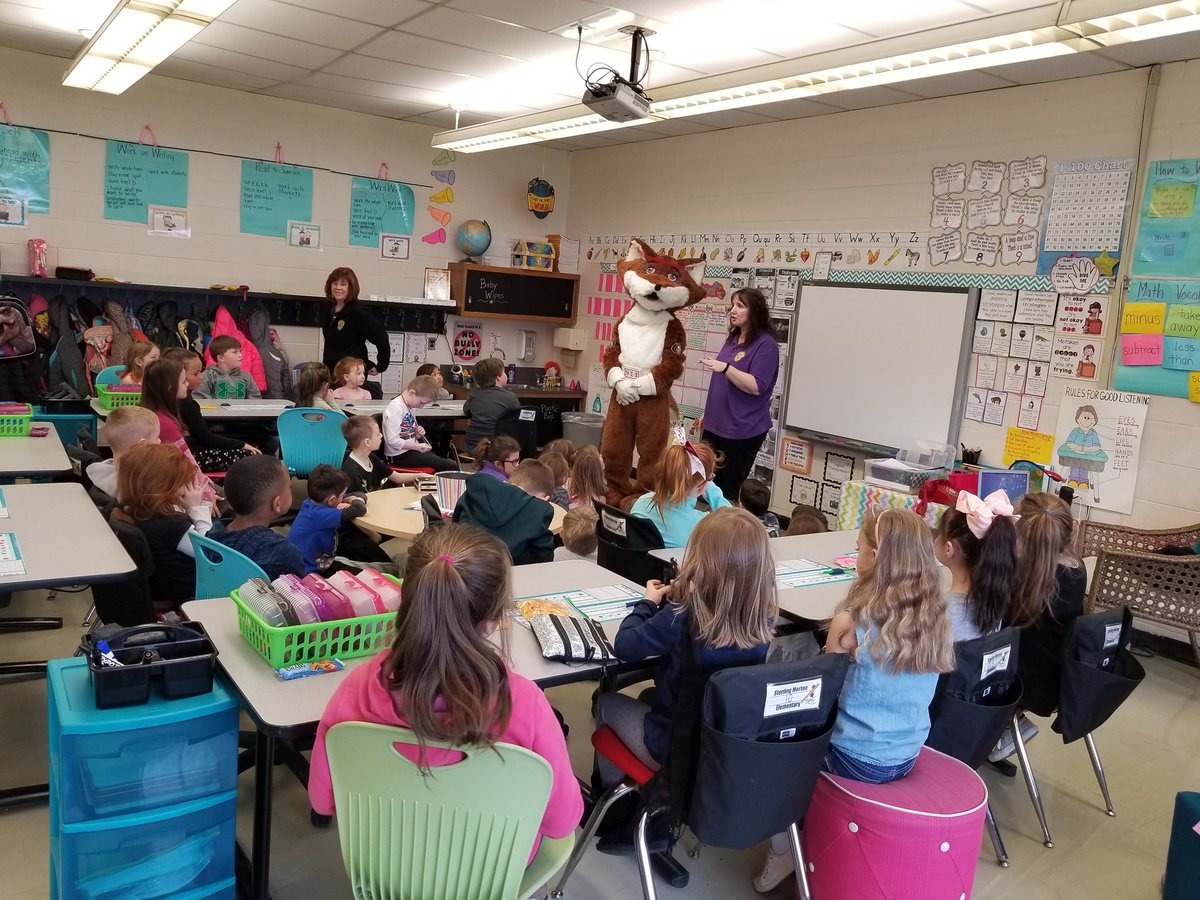 911 for kids! 💗great program for our kiddos! #OnceACard @MortonPRIDE @Mrs_Perko <a href="/JennHillsman/">Jennifer</a>