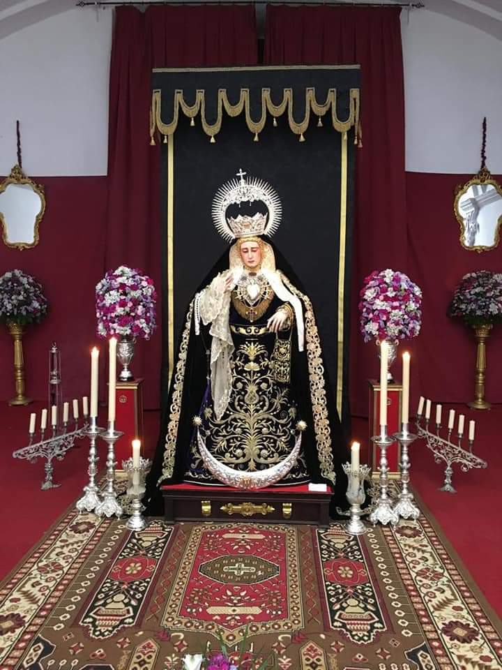 Gibraleón) Devoto Besamanos en honor de Nuestra Señora de los Dolores titular de la <a href="/Servitas_Gibra/">Servitas Gibraleón</a>
- 11 de abril
-16:00 a 21:00 horas
-12 de abril
-10:00 a 21:00 horas
-Parroquia de Santiago
#CofradiasAND