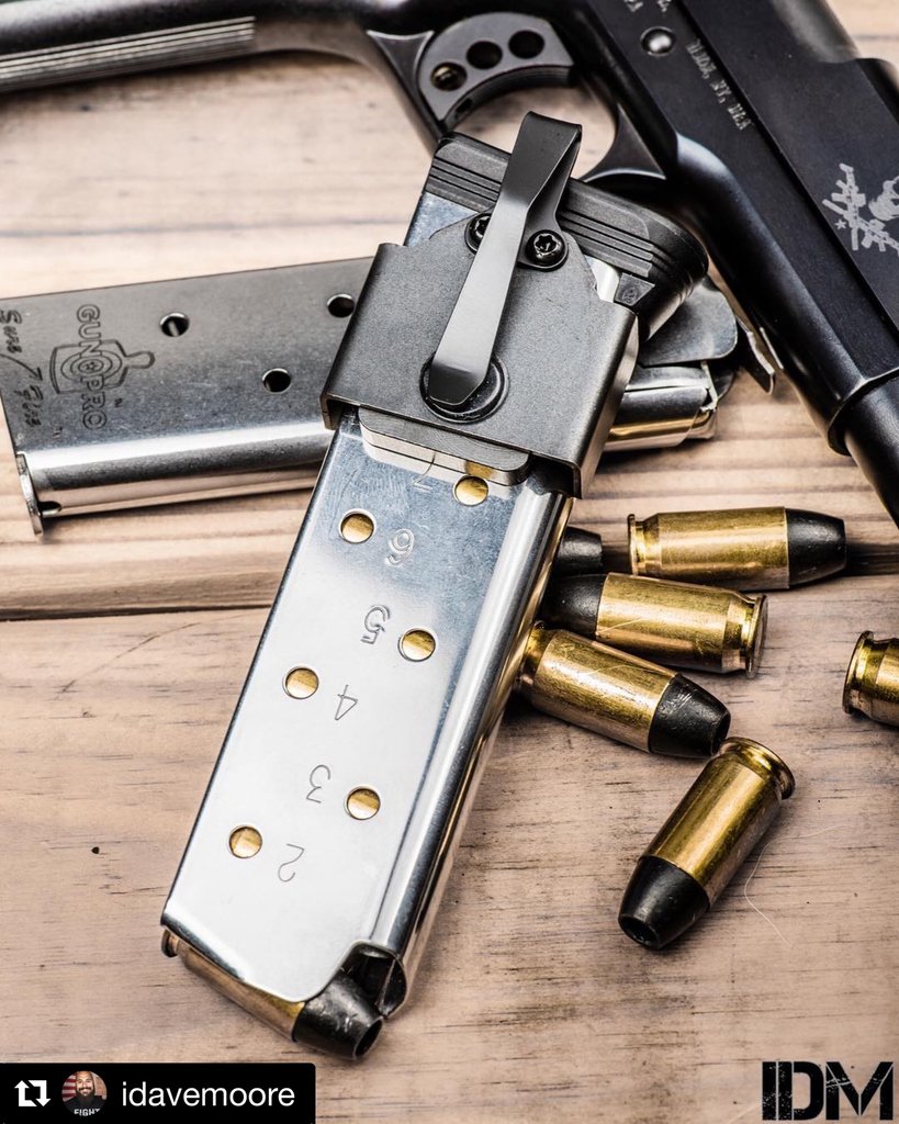 theneomag's tweet image. A 1911 magazine in a Large NeoMag is about as slim and easy as it gets .
・・・
@idavemoore
Some times… a four-five is the answer. If the question arises… @theneomag Large always responds. 
#neomag #45cal #gunpro #edc #ccw #1911 #aerisammo #brass #2a #idavemoore