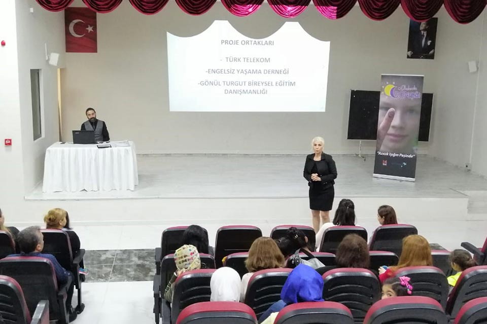 EyDER2010's tweet photo. Okulumda Günışığı Projesi, Mersin Yenişehir Aydınlıkevler İlkokulu’ndaydı. https://t.co/7G4m7cI203 https://t.co/4aQlIXyvRM