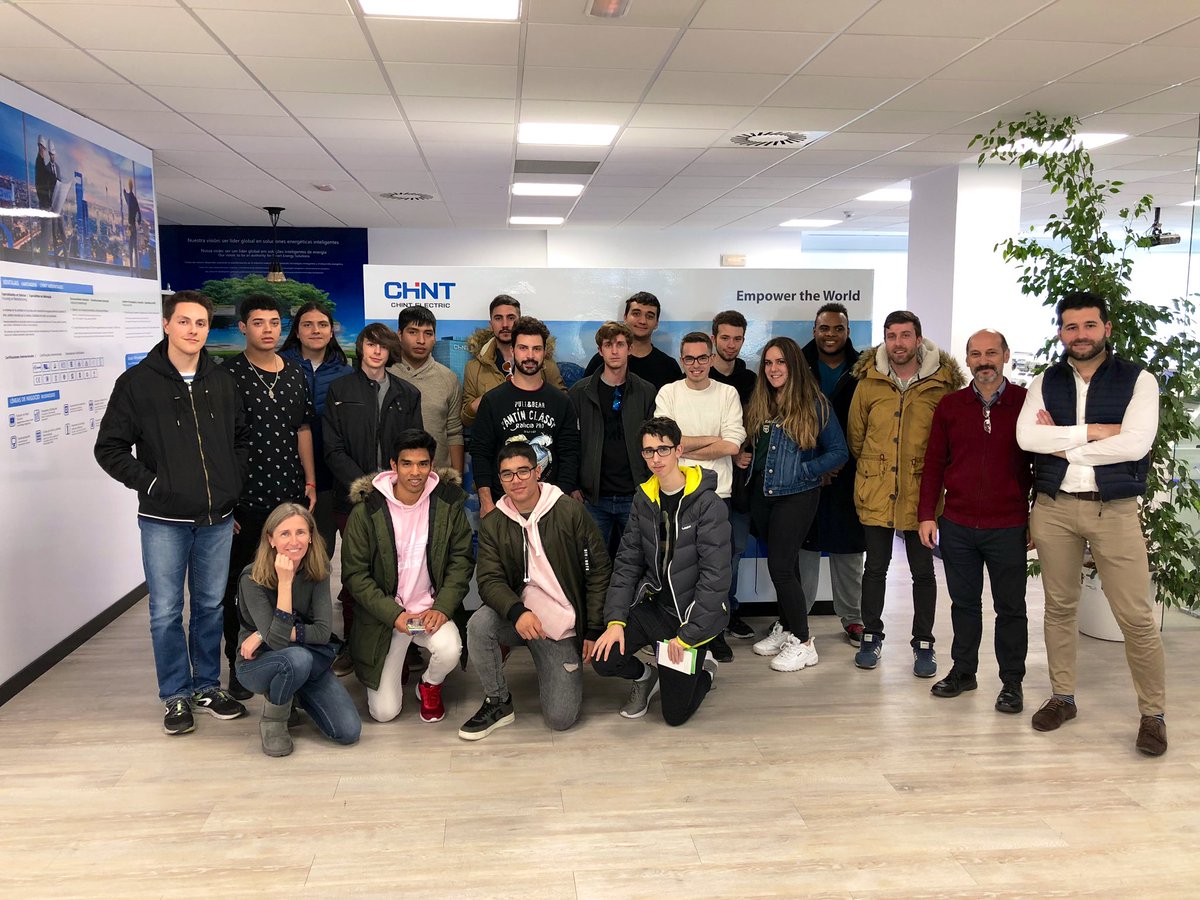ChintElectrics's tweet photo. Hoy nos visitado en @ChintElectrics los alumnos del instituto IES EL BURGO de Las Rozas. #electroeficiencia #energia #electricidad https://t.co/MEQLR7zkch