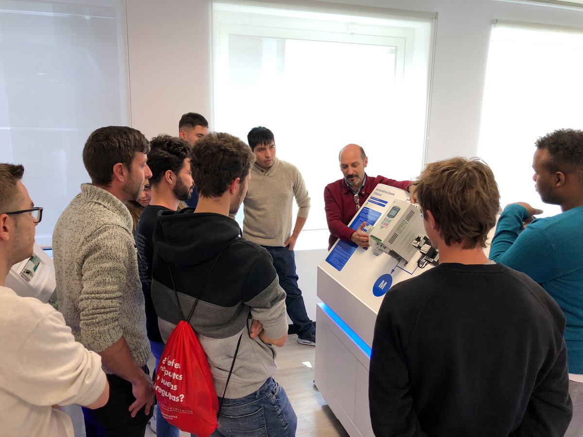 ChintElectrics's tweet photo. Hoy nos visitado en @ChintElectrics los alumnos del instituto IES EL BURGO de Las Rozas. #electroeficiencia #energia #electricidad https://t.co/MEQLR7zkch
