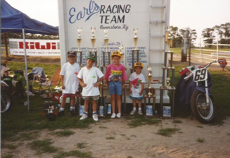 rogerhayden95's tweet image. #tbt circa early 90’s amateur nationals Henry Illinois. From there to one of us @nicky_hayden getting his #69 retired this weekend from @motogp what a journey it has been. #rideonkentuckykid #nickyhayden #motogp #family #whereiskathleen