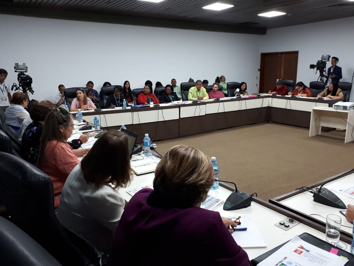 #AHORA en el Palacio de Convenciones de la #Habana, sesiona la Comisión de Atención a la #Juventud y la Igualdad de #Derechos de la #Mujer.
#Cuba #SomosCuba #SomosContinuidad
<a href="/YaselToledo10/">Yasel Toledo Garnache (Cuenta alterna)</a> <a href="/DiazCanelB/">Miguel Díaz-Canel Bermúdez</a> <a href="/PartidoPCC/">Partido Comunista de Cuba</a> <a href="/PresidenciaCuba/">Presidencia Cuba 🇨🇺</a>