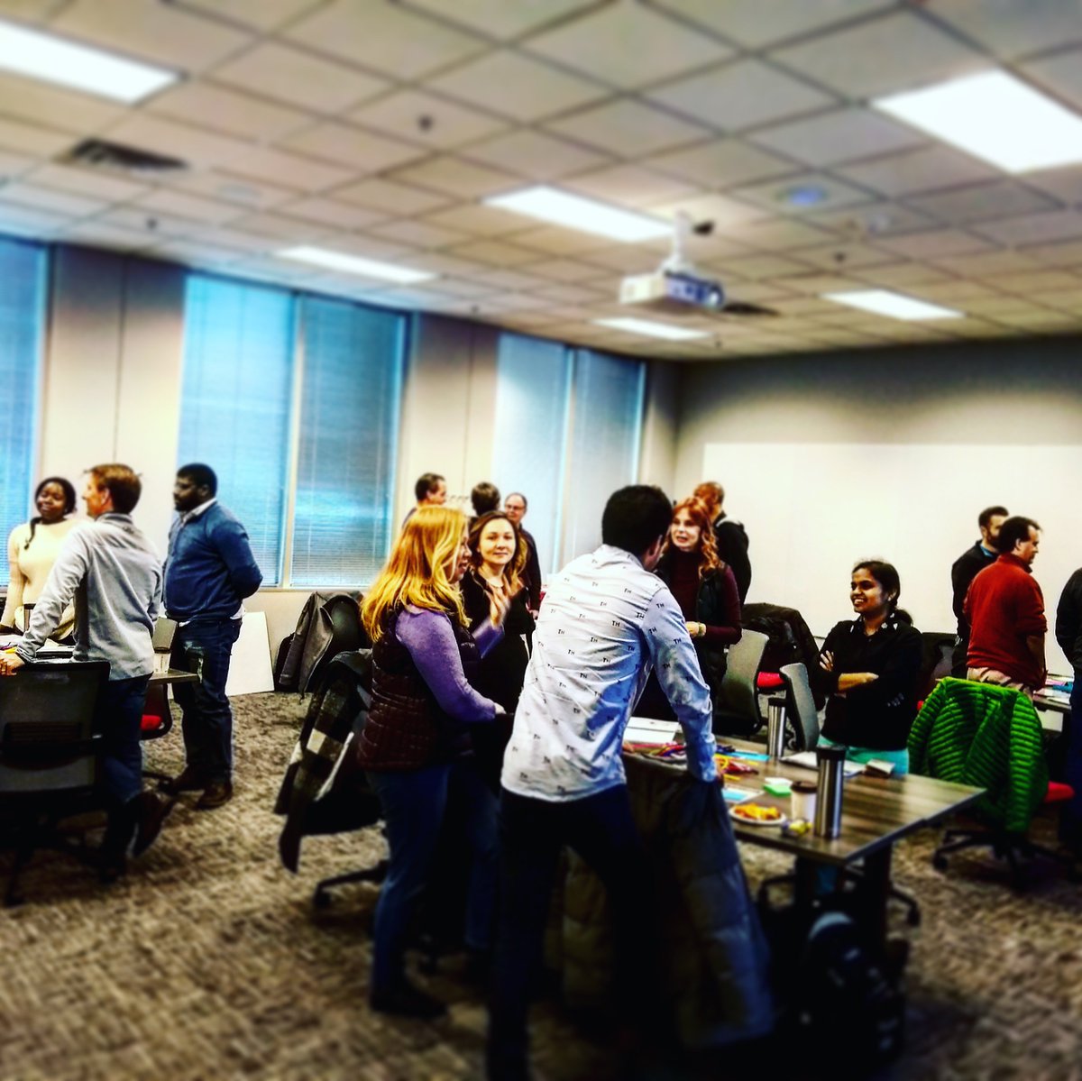 We mean this Guaranteed to Run stuff! <a href="/AgileAngela/">Angela Johnson</a> kicking off another <a href="/CprimeInc/">Cprime, Inc</a> #Scrum class at <a href="/WestEndTC/">WestEndConferenceCenter</a> despite the snow and wind! 
Old school Minnesota weather!