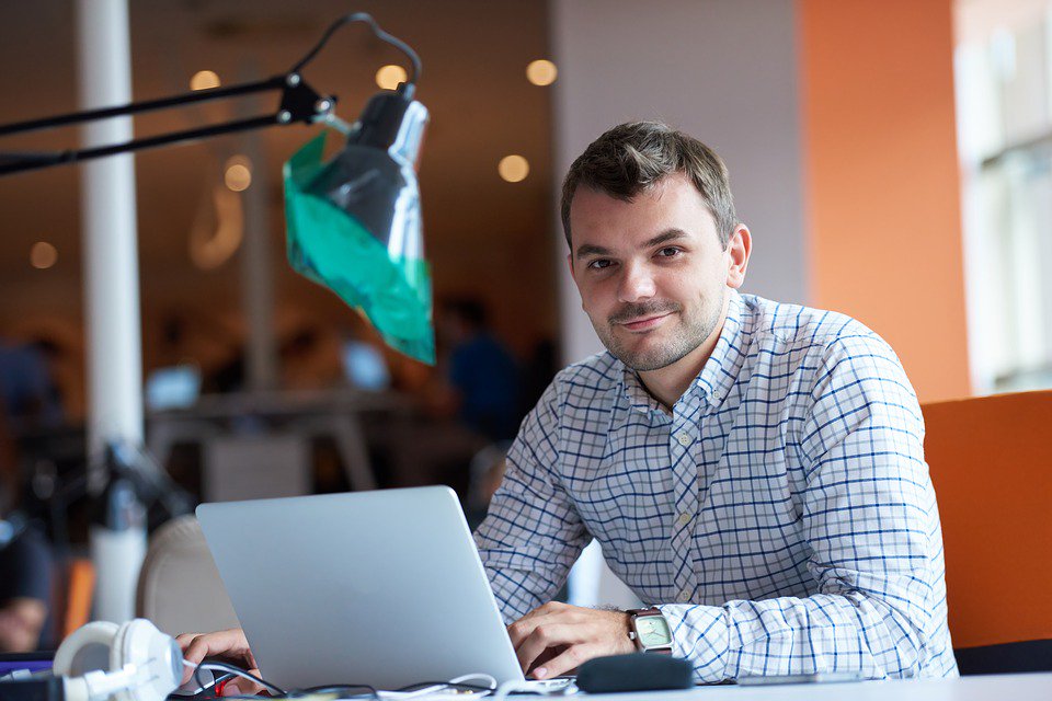 uoldigital's tweet photo. Are you an #Entrepreneur? Whether you're just starting out with a exciting idea or you already have a #SmallBusiness, take this course! Get the need-to-know information for realizing your vision and #StartingABusiness today: https://t.co/W41wMCfYir https://t.co/1oVr2jF6Q9
