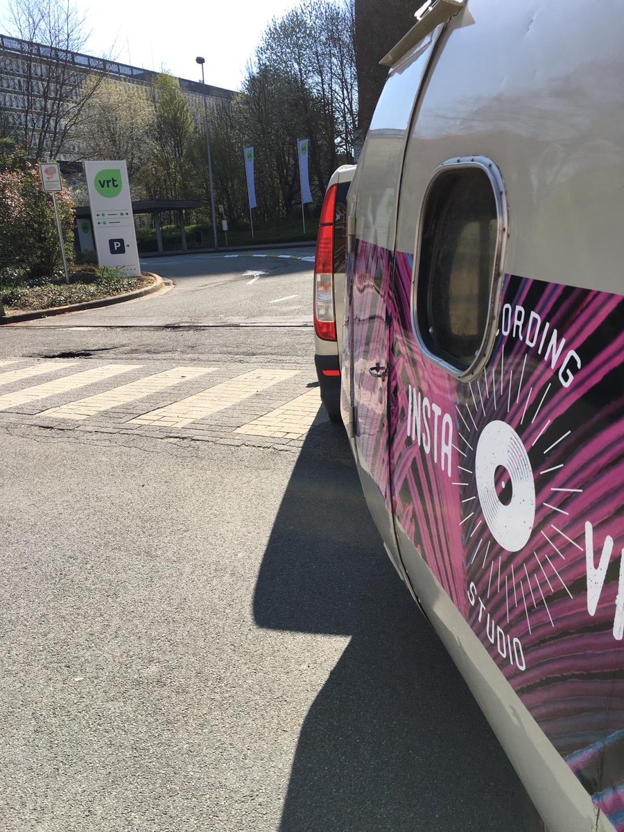 Tonight: <a href="/DaftStudios/">Stijn Verdonckt</a> presents the Insta-Vinyl. A live song by Portland will be ‘cut’ straight into vinyl in real time on national tv. To celebrate International <a href="/recordstoreday/">Record Store Day</a> this Saturday. Tune in on één 22h20. #daftrecordingstudios #vangilsengasten #portlandsounds