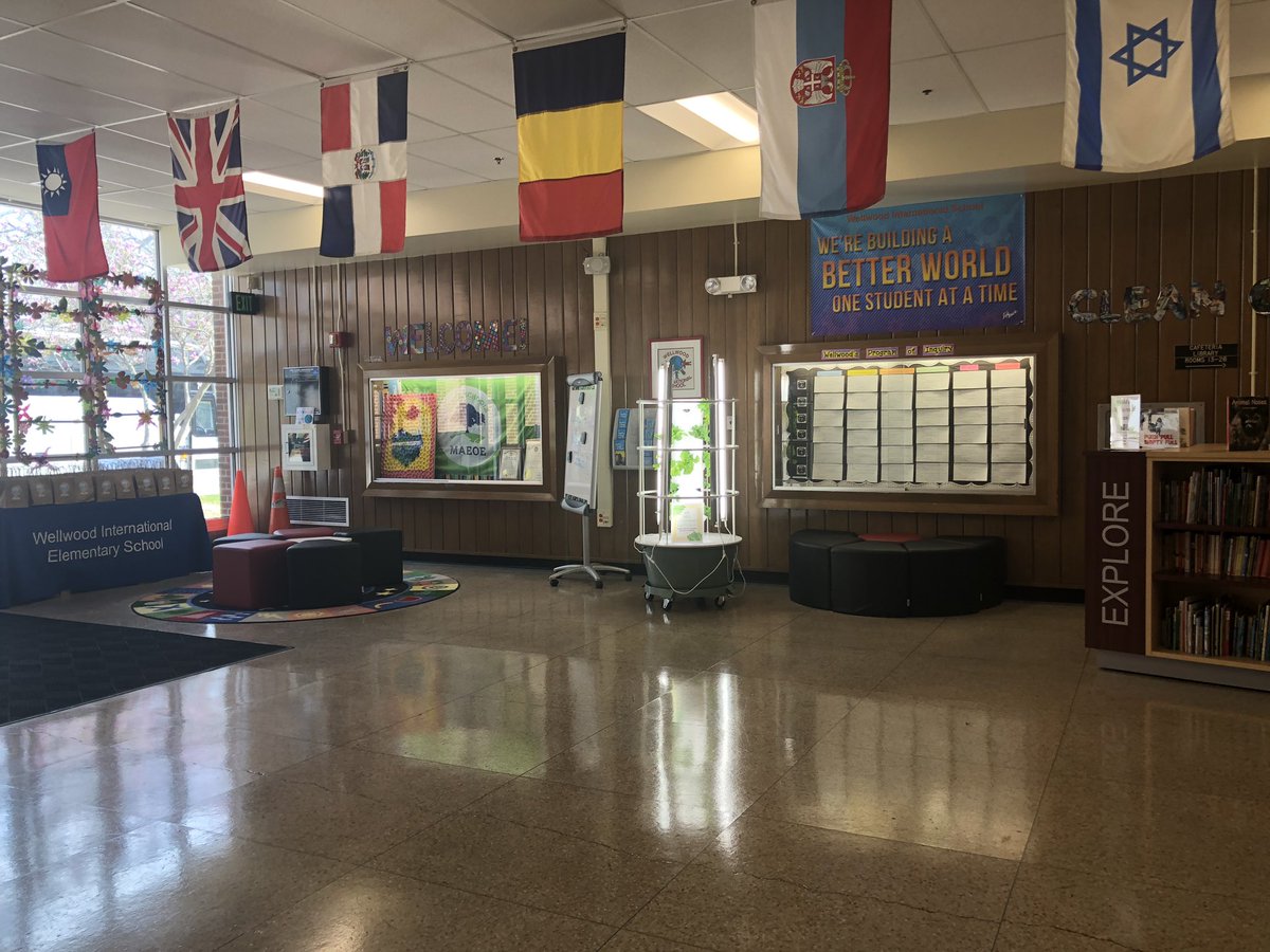 carr_8's tweet photo. Great things are happening at @WellwoodIntlES The discourse the 4th graders were having about their colony and what products they could trade was phenomenal. #msa2019 #MoreThanYouCanImagine #WedoIBWELLwood #ibpyp #newideas https://t.co/h2jbrOPnEn