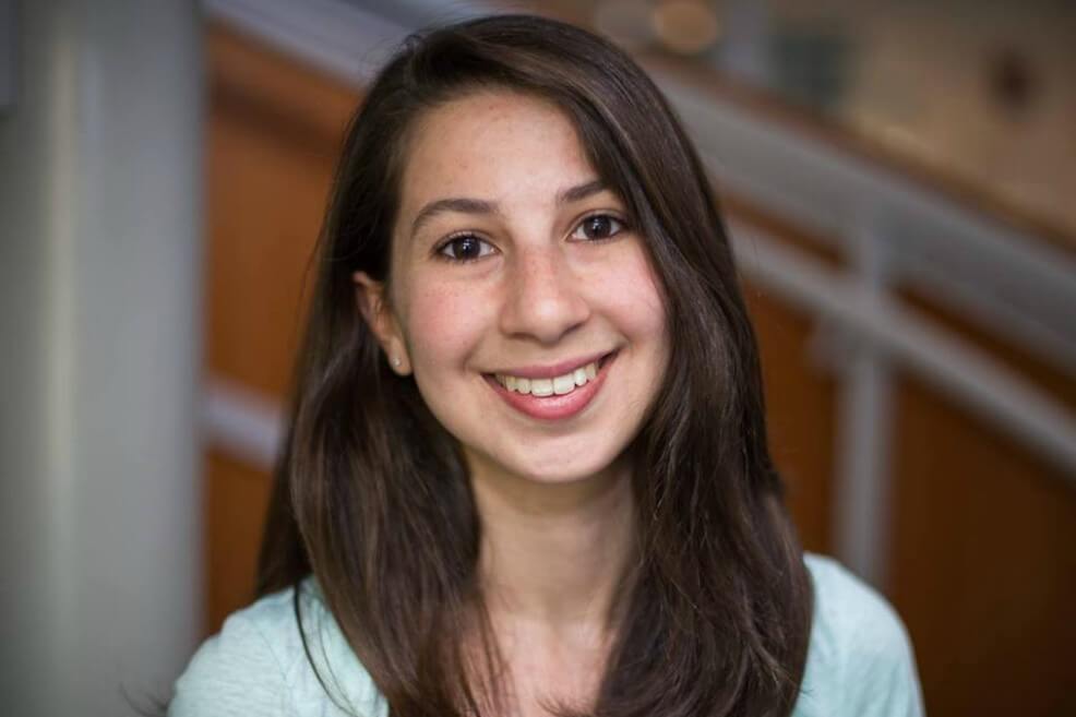 elespectador's tweet photo. Katie Bouman, la ingeniera de 29 años que creó el algoritmo para ver el agujero negro https://t.co/ypwYR1brXY https://t.co/f28k3KWqxt