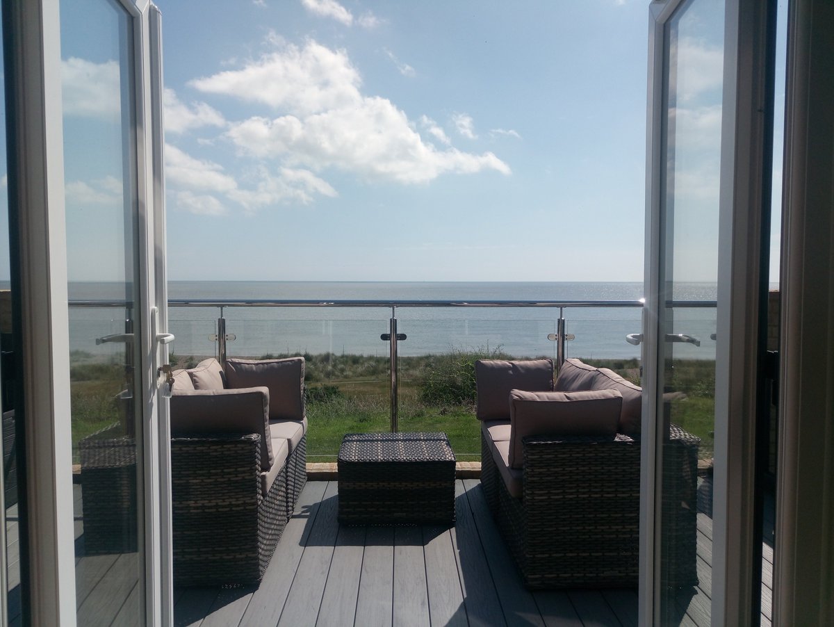 Exploring the Suffolk Coast this spring/summer? Why not stay in a beautiful holiday lodge with sea views: beachviewholidaypark.co.uk/lodge-holidays… … … #SuffolkCoast #Suffolk #holidayinsuffolk #selfcatering #seaviews