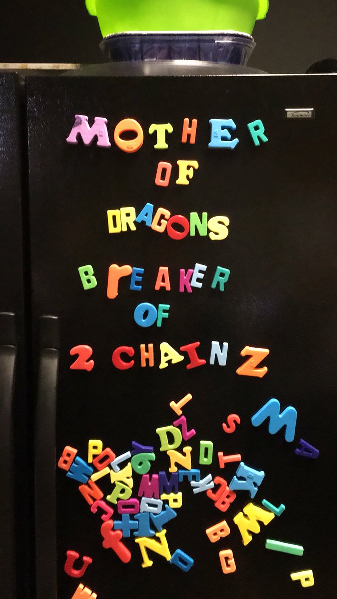 eamcneese's tweet photo. Some ppl at my office are NOT taking this seriously enough. #GOT #2Chainz #WinterIsComing https://t.co/KHOLsxjHsU