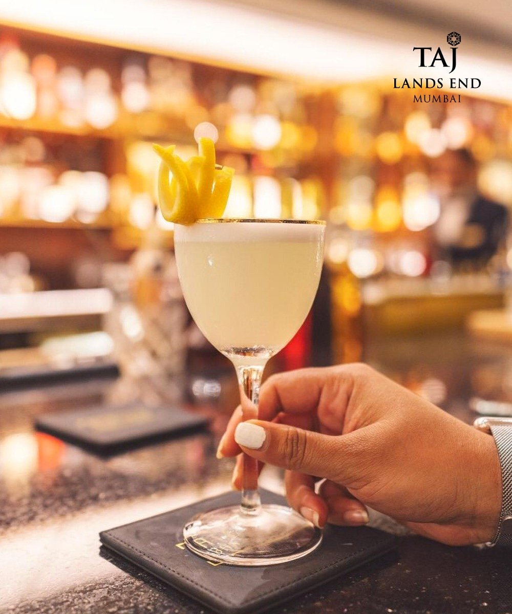 TajLandsEnd's tweet photo. Fancy a night of captivating cocktails?
Join us at the Atrium Bar & Lounge.
For bookings: tlefb.bom@tajhotels.com or +91 22 6668 1234.
#Cocktails #AtriumAnytime #TajLandsEnd
Image Courtesy: @dd_traveller https://t.co/nctz7c7Rot