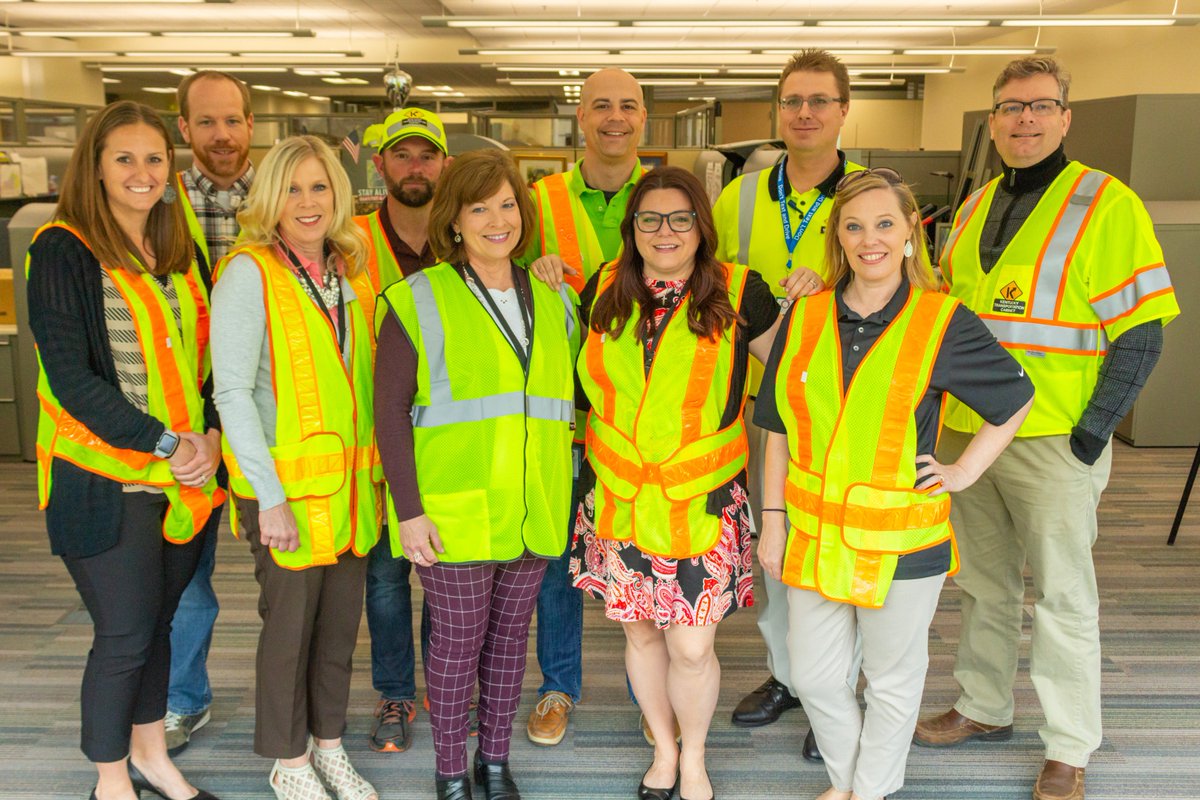 kyhighwaysafety's tweet image. It's #NationalWorkZoneAwarenessWeek and the KOHS Division of Highway Safety Programs staff is #VestedinWZSafety!  Please #SlowDown and #PayAttention when #driving through #WorkZones.  #Kytc #NWZAW