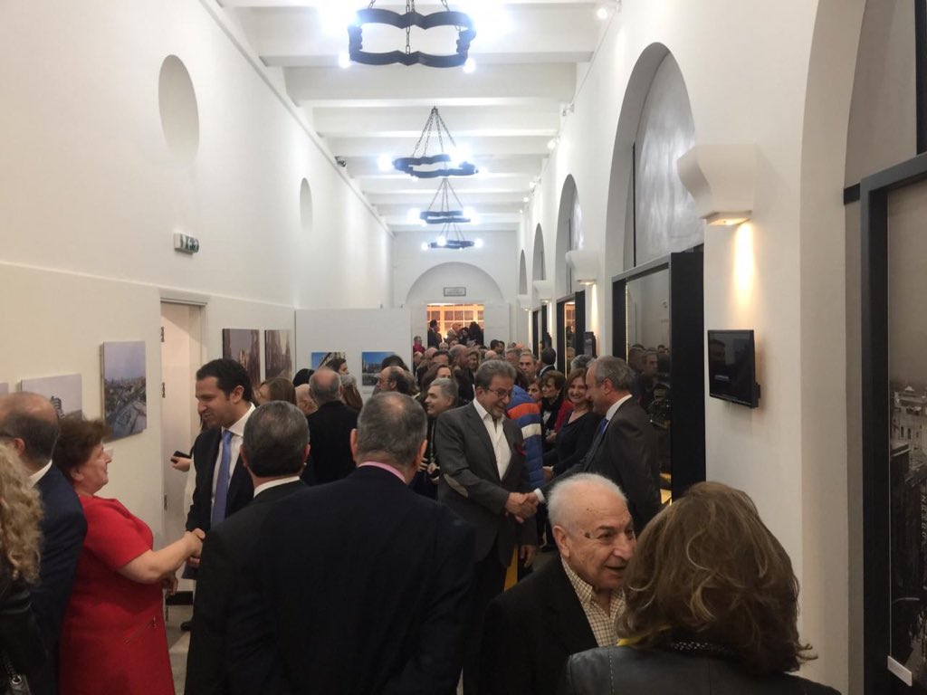 USJLiban's tweet photo. #EnDirect de la @BorientaleUSJ- Inauguration de l'exposition photographique « Varoujan, photographe des "Trentes Glorieuses" du #Liban » 
#USJCulture https://t.co/IDCf2azxUe