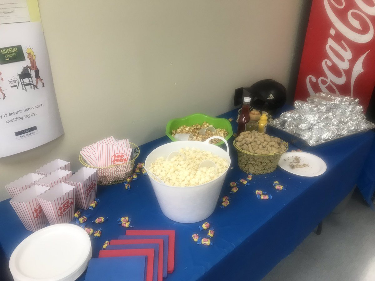 jwwlead's tweet photo. Weβre taking the staff out to the βole ball game! βΎοΈ Celebrating spring with some good old fashioned ballpark faves: hotdogs, popcorn, peanuts and Cracker Jacks! #yum #springbreakisalmosthere https://t.co/2v4CX1QAu6