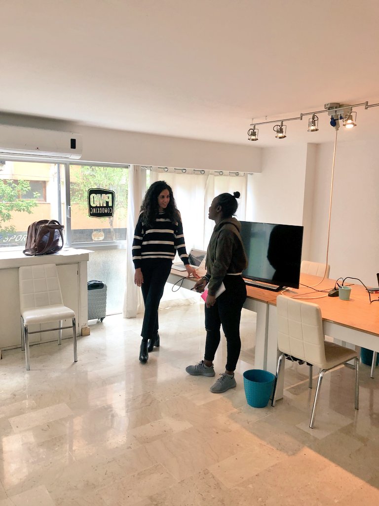 Al via il #lab #digital con <a href="/SiCrhea/">Silvia Crapanzano</a> per #Upshift #Palermo. Come vendiamo il prodotto di un'azienda e lo promuoviamo al meglio con il #socialmediamarketing, l'#adv e le attività di #SEO e #SEM? Andiamo online e diamo vita ad una community! <a href="/jaItalia/">JA Italia</a> <a href="/UNICEF_Italia/">UNICEF Italia</a> <a href="/UNICEF/">UNICEF</a>