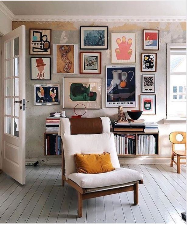 Thinking about our next projects and definitely will include this chic collected look from our Paris travels. #soichermarin #interiors #interiordesign #walldecor #parisfinds