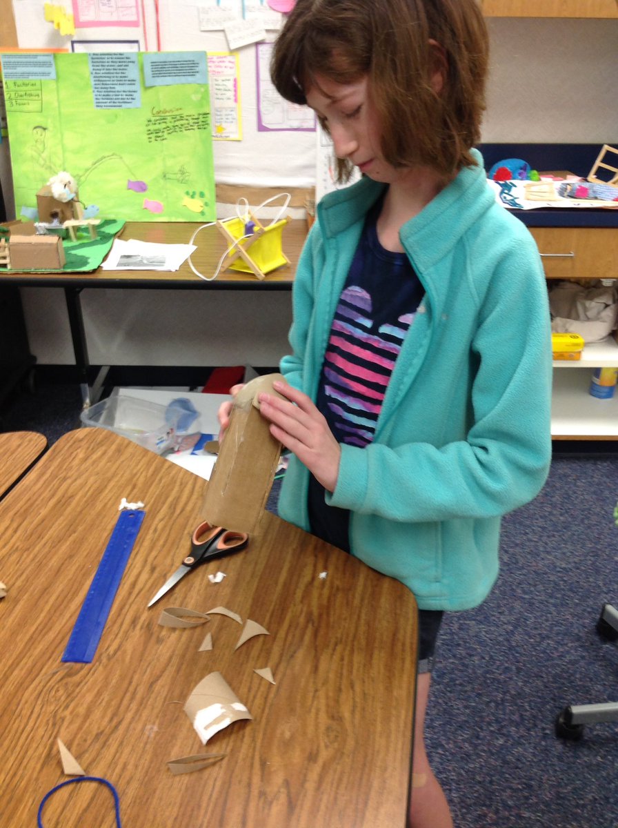 AimChandler's tweet photo. How to make a cardboard prototype? #designthinking #5thAIM #PBL https://t.co/s3TXXlyiqG