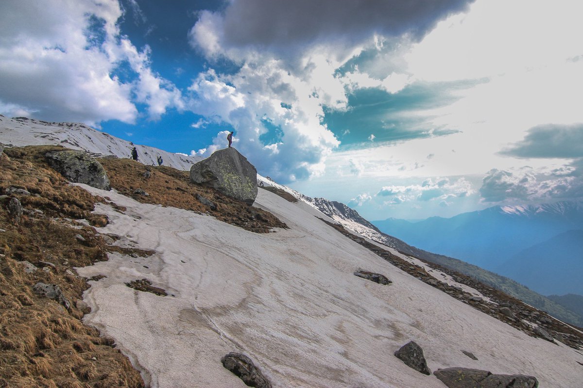 abhijeet_mahato's tweet photo. #travel #Globetrotter #photography #HimachalPradesh #mountains #chasingpeaks #droneshot #wilderness #hiking #trekking #camping #snowscape #adventure #adventurephotography #beautifuldestinations #wanderers #photographers #explore #planetearth #climbing #landscapephotography https://t.co/jpAgcIFUx4