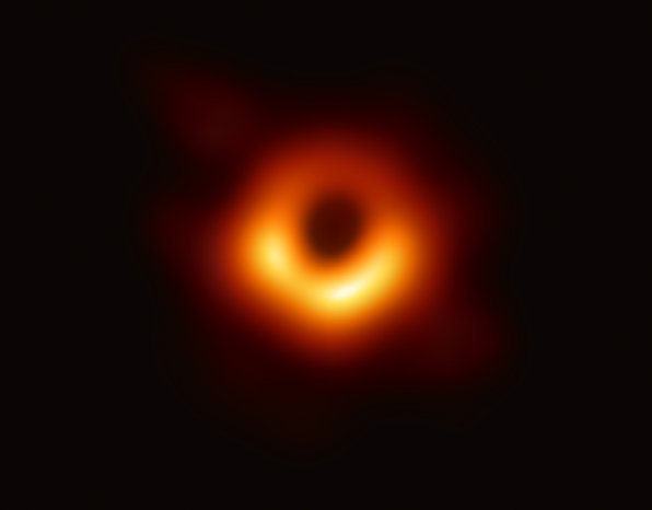 UAstronomia's tweet photo. Per la prima volta nella storia abbiamo la prova visiva diretta di un buco nero e della sua ombra, un traguardo epocale realizzato da una rete internazionale di radiotelescopi, l'Event Horizon Telescope (EHT). -> https://t.co/JWOvNBiuqB

#astronomia #universo #scienza #spazio https://t.co/cm1XfANo83