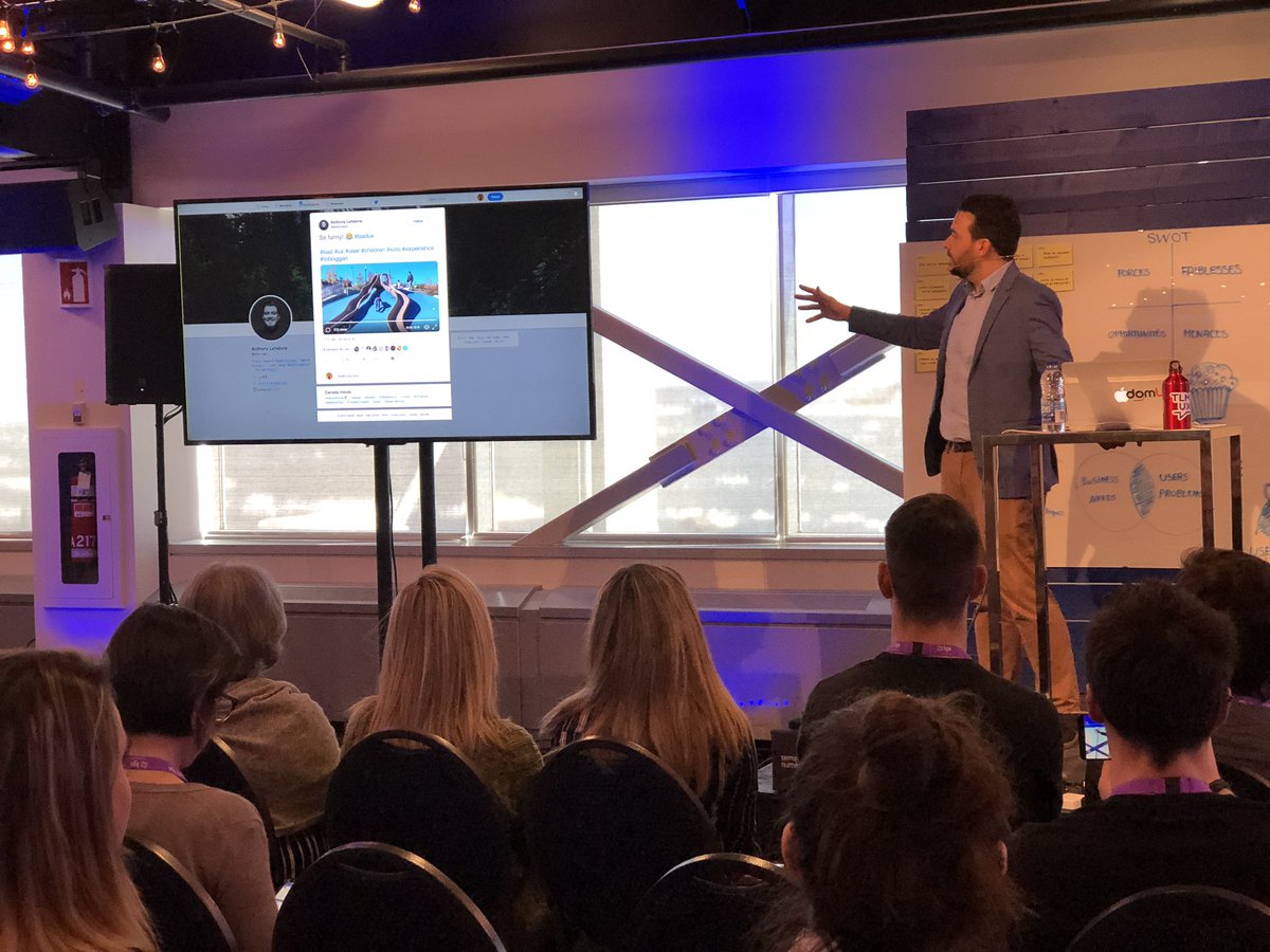 ErgowebCanada's tweet photo. Notre partenaire @dom_UX dans le feu de l’action au @webaquebec 2019. https://t.co/RZXJhuwW72