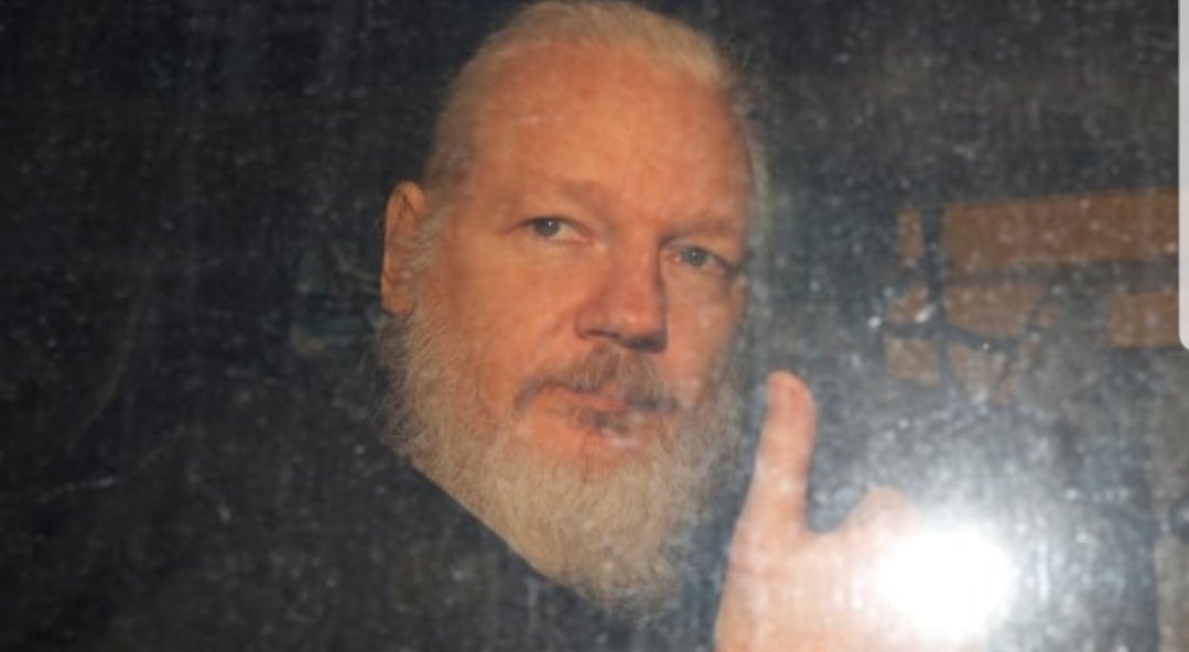HotnHyphenated's tweet photo. When will Kenneth Branagh be playing Julian Assange? https://t.co/ENnE69vGgr