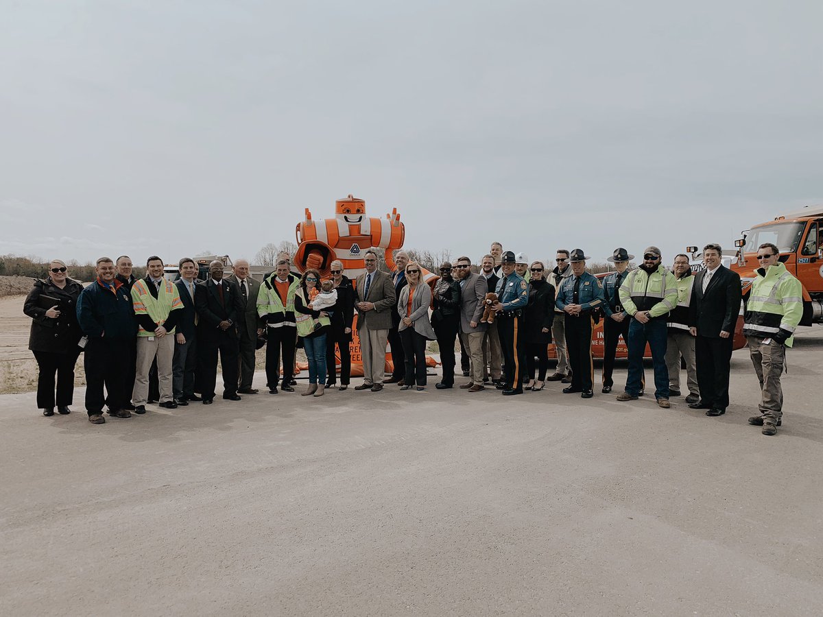 DelawareDOT's tweet photo. Today at the National Work Zone Safety Awareness Event! 🚧🧡 #DriveLikeYouWorkHere #NWZAW #NWZSAM https://t.co/OovlaUgM3X