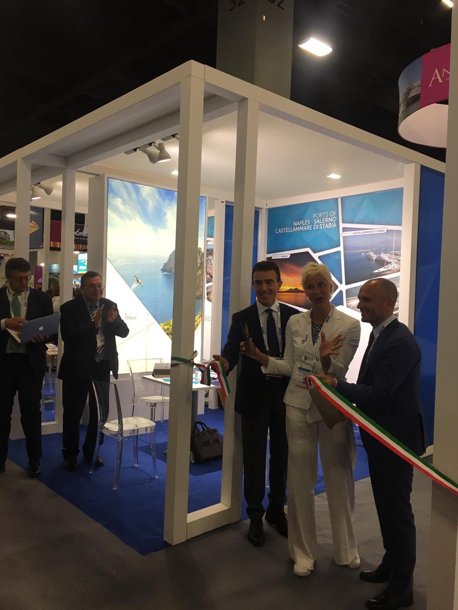danielerossira's tweet photo. L'Italia fa sistema al Seatrade di Miami con @assoporti, Consolato italiano (rappresentato dal Console Cristiano Musillo) e Enit (con la direttrice marketing e promozione, Maria Elena Rossi). 
@edorixi @mitgov @mdepascale @adsportoravenna @AdSPMarTirreno https://t.co/rJQ4jKerUM