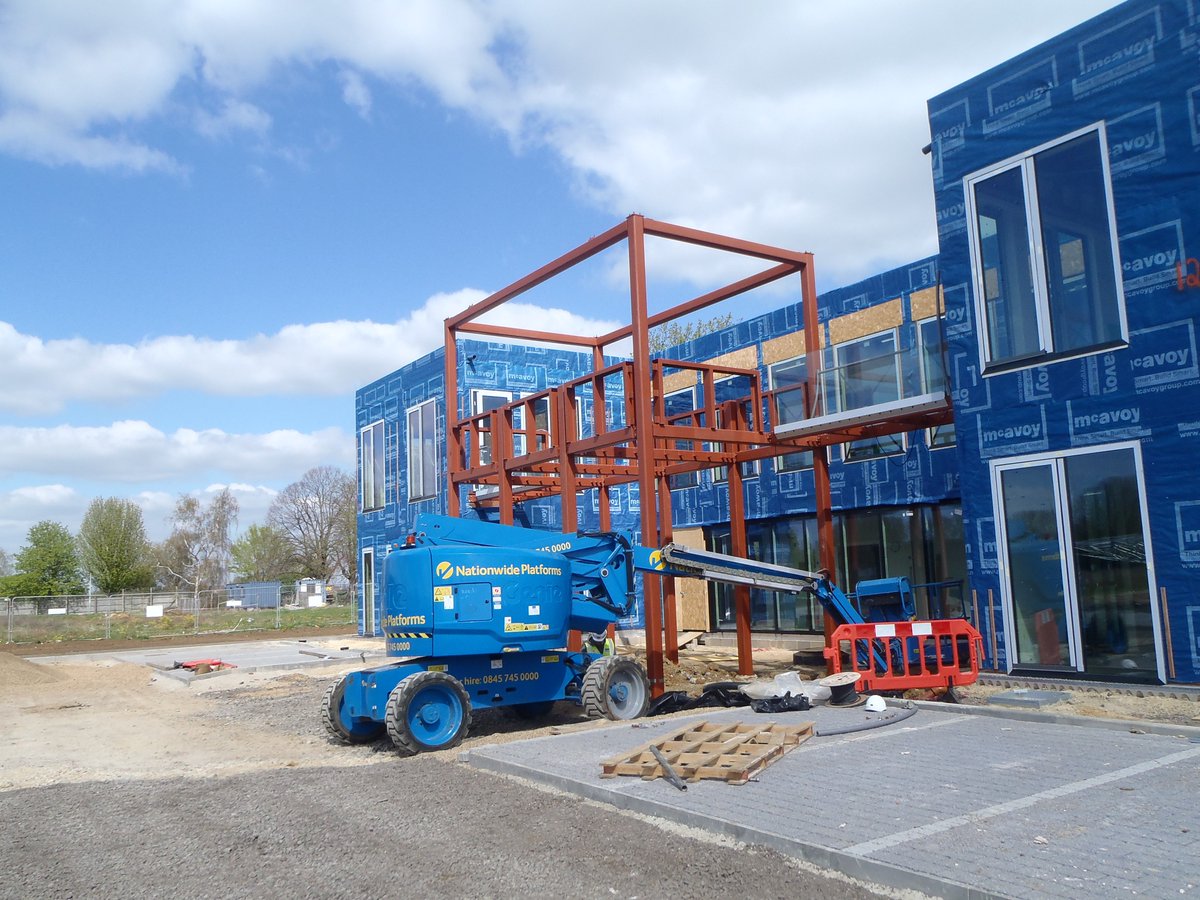 The woven willow canopy of our #modular office building for <a href="/HomesEngland/">Homes England</a> is starting to take shape - the willow hurdles by <a href="/WWood_Foxcotte/">Wonderwood&Foxcotte</a> are set within steel frames providing shelter to a viewing platform overlooking the new town of #Northstowe