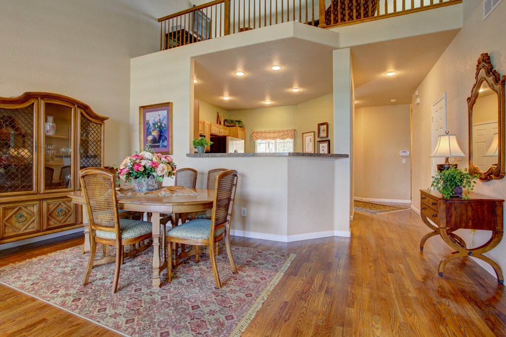 PaulMaynard's tweet image. I love the angle of this image as it paints a great picture for a potential home buyer.  What are your thoughts?

soo.nr/xHju

#colorfulvirtualtours #denvermetroassociationofrealtors #dmar #blogging #denvermetro #chairmanoftheboard #success