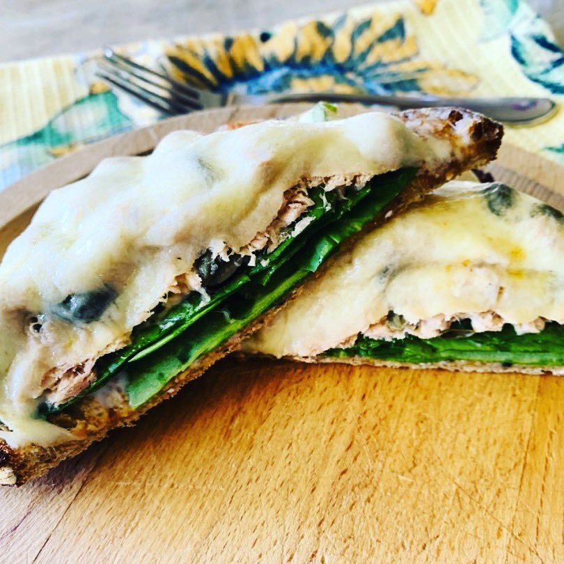 genabellrecipes's tweet image. Tuna &amp;amp; Spinach Melts are not only easy to make for lunch or dinner, but they’re loaded with flavor and fun! Recipe here&amp;gt; genabell.com/tuna-spinach-m…
#Recipes #TunaMelt #Sandwiches #genabellrecipes #livelovelaughfood