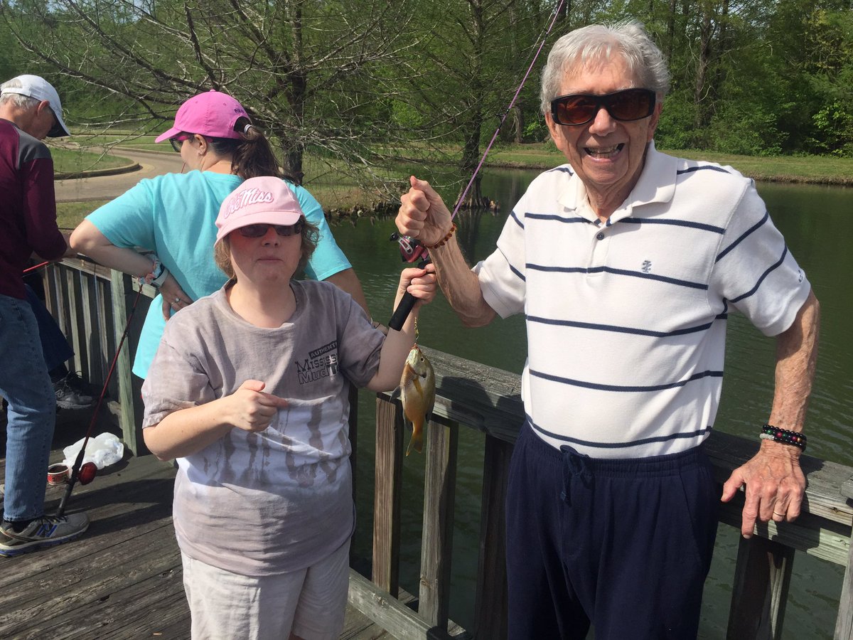 lisahofmister's tweet photo. Look at the fish! These ladies have the touch! @wjsbctupelo https://t.co/kOxD0iTmoy
