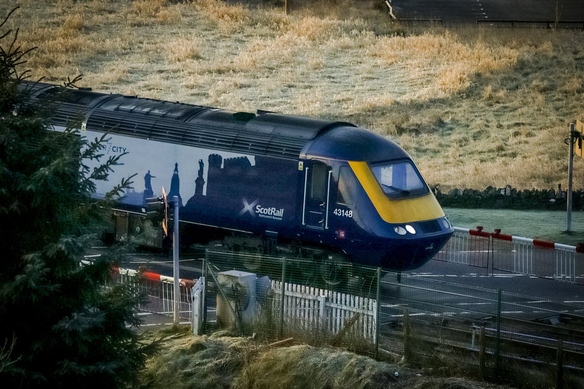 Pwaybothy's tweet photo. The 7 cities liveried 43148 HST power car at Blackford LC. #HST #Intercity https://t.co/tL1SxdaTGu