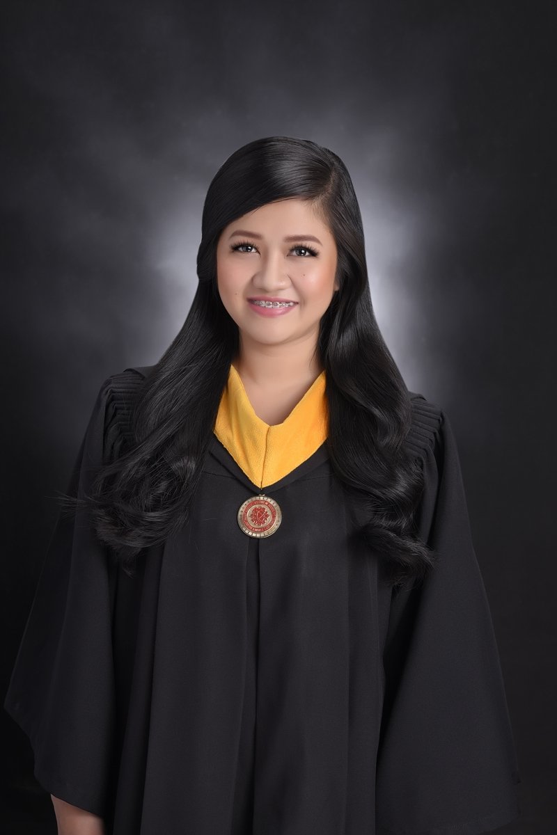 rissapunzel's tweet photo. FINALLY FINISHED! 👩🏻‍🎓✨

Ma. Clarissa C. Cruz
Bachelor of Science in Business Administration Mayor in Management
SUMMAma sa Graduation

#BestOOTD #Batch2019 https://t.co/HqzIBxFuXH