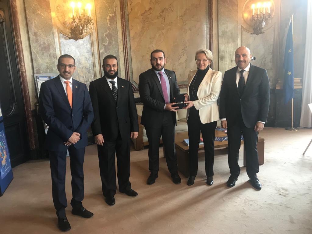 MAlliotMarie's tweet photo. Dans le cadre des activités de la #DARP, j’ai accueilli aujourd’hui à #Paris pour une réunion de travail une délégation de l’Assemblée nationale du #Koweït menée par le président de la commission des affaires étrangères Abdulkarim Al Kandar. https://t.co/W2ojd9M6f6