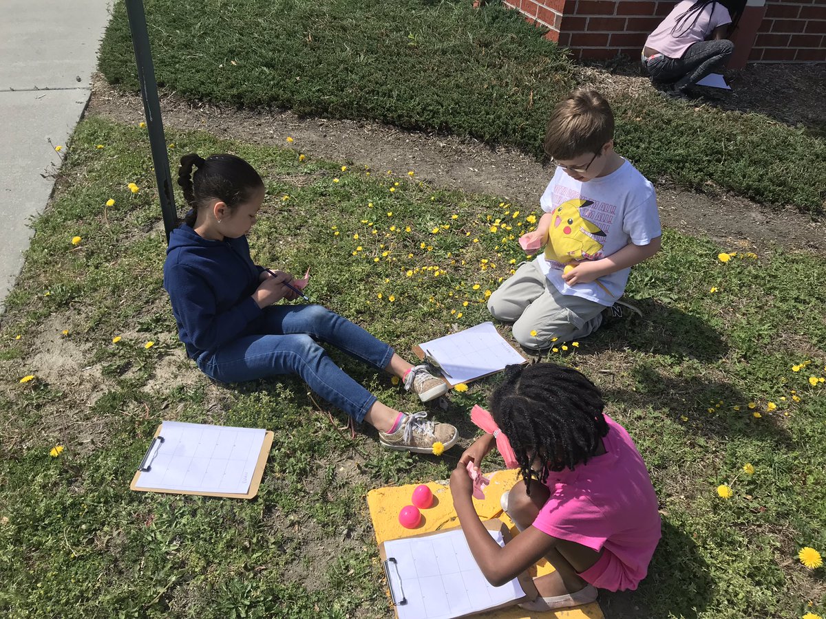 HoyleHoll's tweet photo. Hunting Math eggs for treats on this gorgeous day! @Newtown_E @HRichardson_VB #springbreak almost #eggcitingmath https://t.co/e8QtuUlwuM