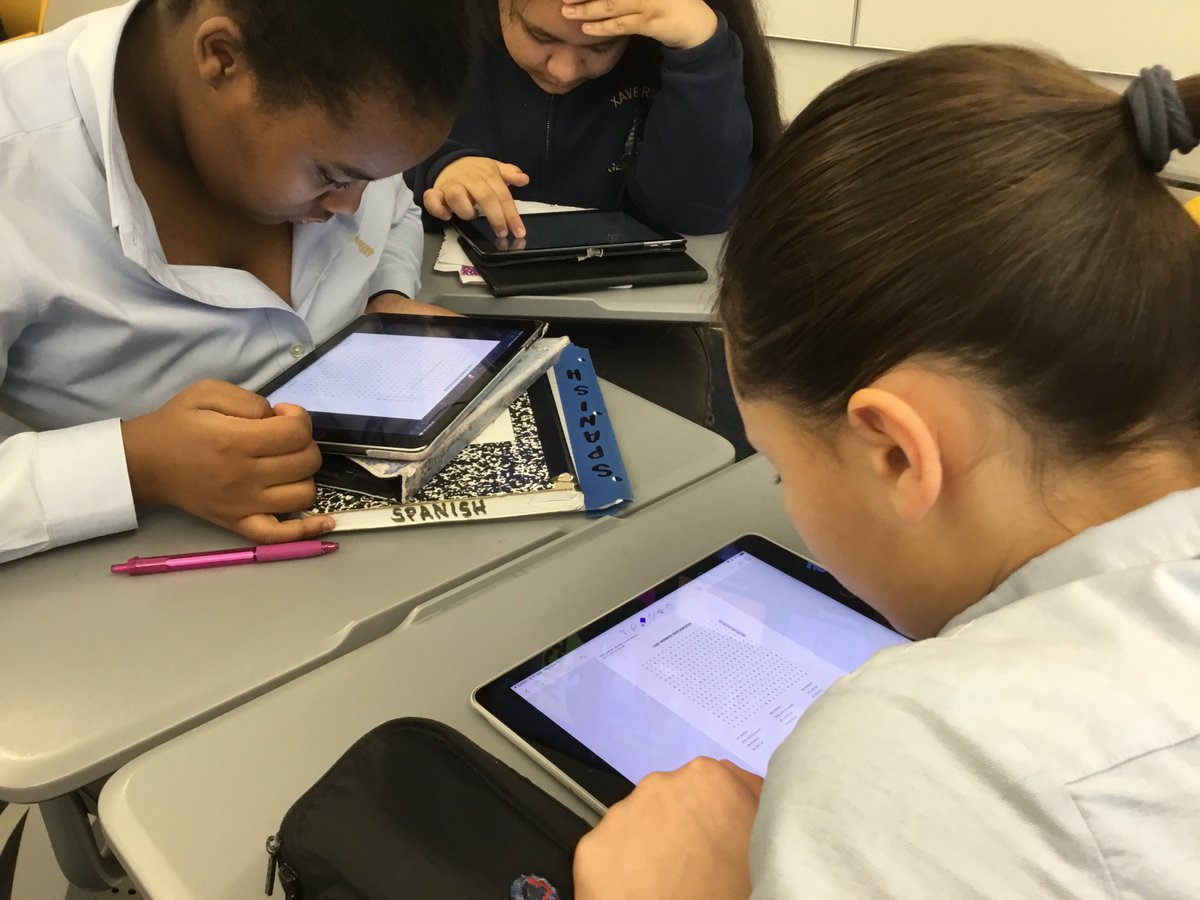 msmhamed7's tweet photo. 7 graders students practicing reflexive verbs conjugation with the word search. #XHSlanguage  #ClipperPride https://t.co/0mbcrrkIWN