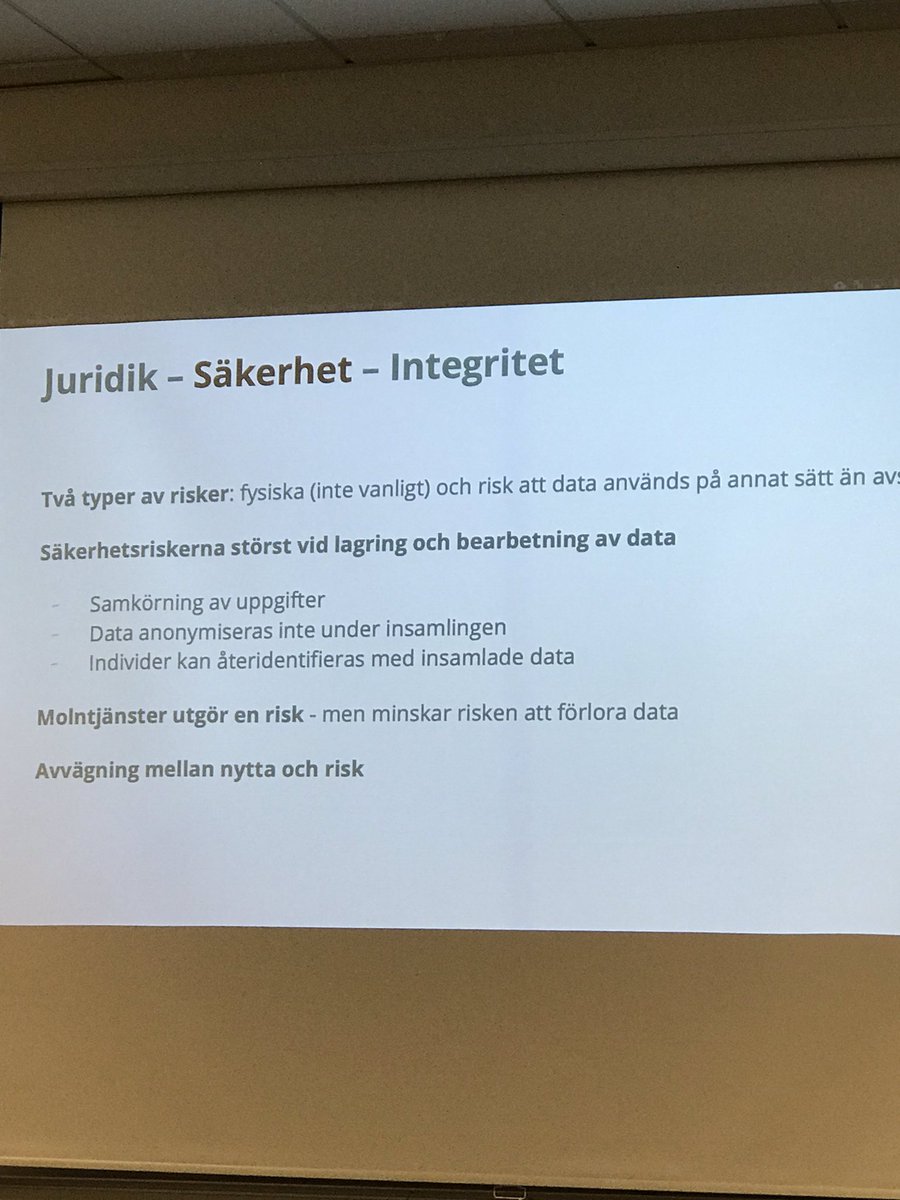 IntraserviceE's tweet photo. Avslutade #Sett2019 med förläsning om Internet of Things i skolan. Sakernas internet (svenska) - vardagsföremål med inbyggd teknik och internetkoppling som gör att de kan styras och/eller utbyta data över nätet. IoT kopplat till AI, då händer det grejer! https://t.co/98Q4M1acW9