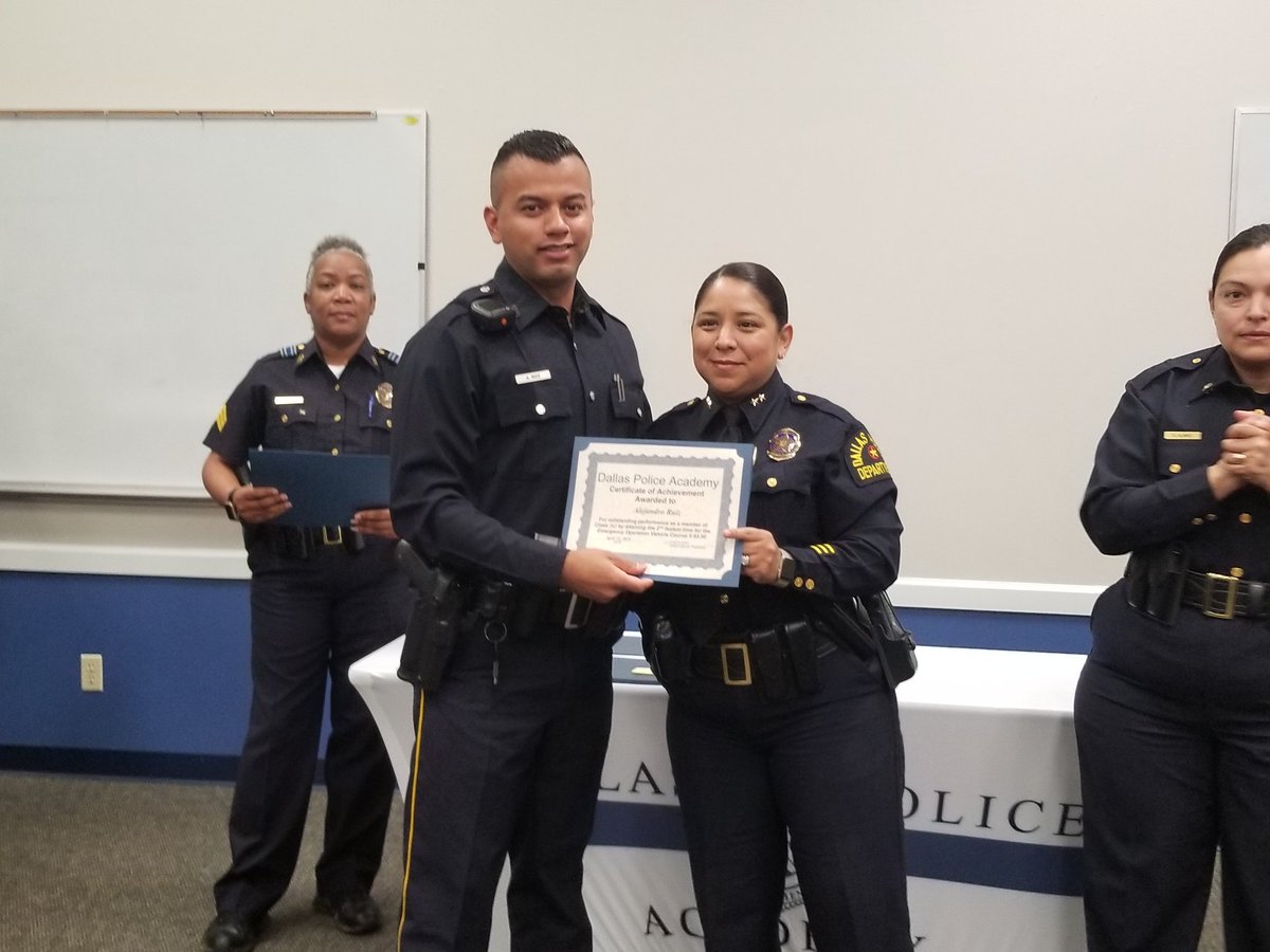 DPDAcademy's tweet photo. Class awards were given out today. Congrats to all winners. #DPDClass362 #trainingthebest #DefendDallas #jointheforce https://t.co/kmxrHPRtlV