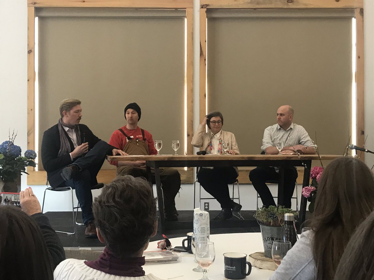 Enjoying a discussion on Agri-Tourism with <a href="/southpondfarms/">South Pond Farms</a>, <a href="/RollingGrape/">Rolling Grape Vineyard</a> Rolling Grape &amp; Paul Spence of Chatham-Kent at <a href="/pktourism/">Tourism. pk</a> #RuralTourismSymposium! #RuralTourismMatters