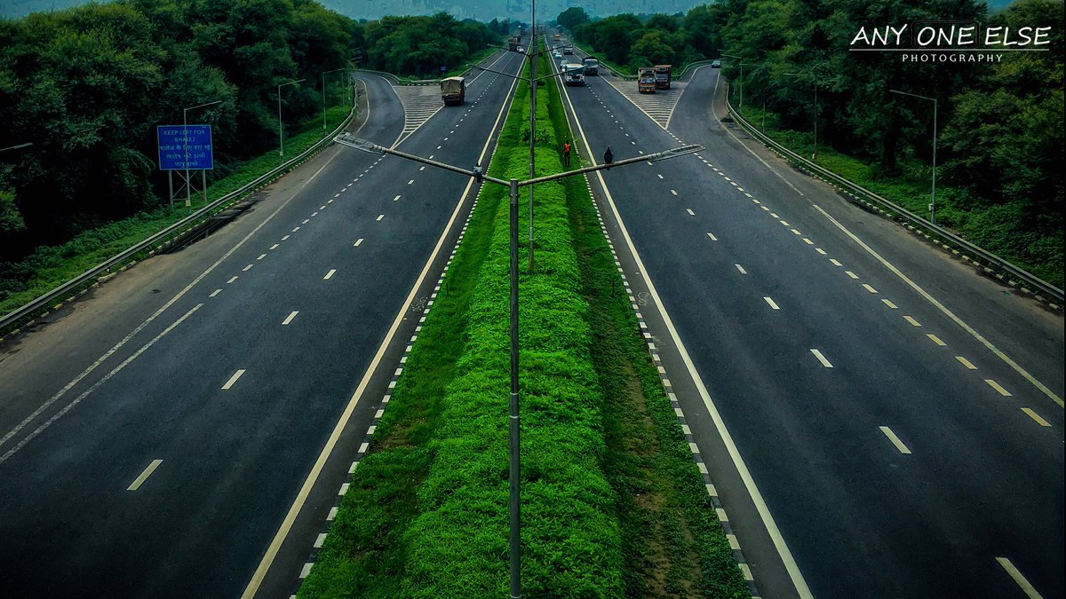 #highway #roads #beautifulroads #Ahmedabad #PhotoOfTheDay #PhotographyContest #photography #mondal_akhlas @aklashmondal #shotoniPhone @Apple #mobilephotography #photoshop #artgallery #lightroom #art