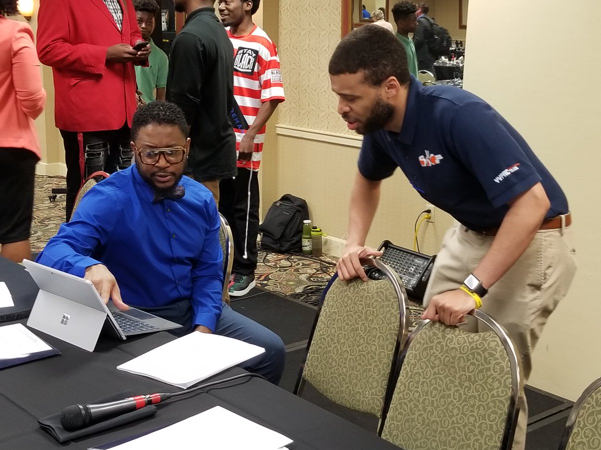 ulsphis's tweet photo. National & local leaders are gathered today for the Louisville Youth Violence Prevention Summit (@yvprc) to discuss the root causes of youth violence and strategies to address it. Read more: https://t.co/z7mYo8dAxd #YVPRC @louisvillemayor @CDCgov @uofl https://t.co/m1oRDBD2X6