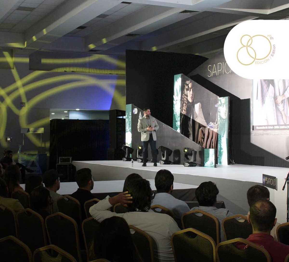 SAPICAmexico's tweet photo. Cerramos con 1704 asistentes en el pabellón conocimiento incluyendo a universidades y compradores como asistentes #sapica80 @VeronikSalazar @Prospecta_CICEG @CicegGuanajuato https://t.co/rwCDuh2peK