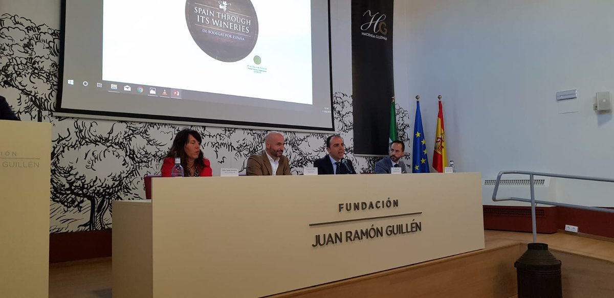 En <a href="/HaciendaGuzman/">Hacienda Guzmán</a> presentando la innovadora iniciativa turística <a href="/DeBodegasPorEsp/">De Bodegas por España</a>, una propuesta empresarial que aúna #oleoturismo y #enoturismo
 
#STIW es una apuesta por el #turismo de calidad basada en la pionera alianza entre bodegas y almazara #sostenibilidad

<a href="/AlvaGuillen/">Alvaro Guillén</a>
