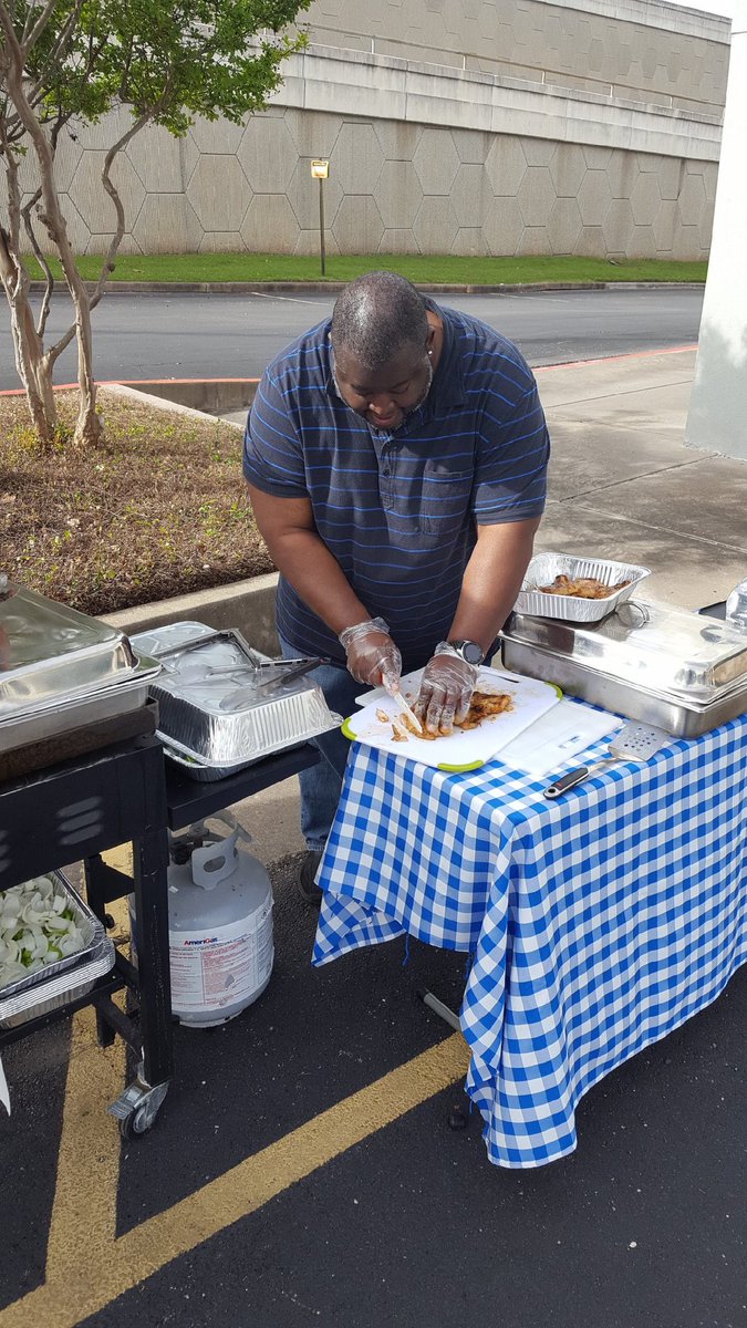 @AustinAvengers Celebrating #ATTBestandFastestNetwork with a Fajita Grill Out!!! #AwesomeATSD <a href="/joe_farrell21/">Joe Farrell</a> <a href="/Hylandr_ATT/">Ron Hyland</a> <a href="/CJLaBoard/">Carolina Texan</a> <a href="/ebaughlers/">Ebaughlers</a> <a href="/ATXTeamStorm/">Shaneka Clark</a> <a href="/IsikuruR/">Renita Isikuru</a> @ATXTheOffice @TeamShuriATX <a href="/ma7584Fresh/">Manuel Ayala</a>