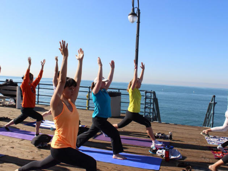 Littlelaluxury's tweet photo. The sky's the limit! Take a free run at 8AM and/or the free #yoga class led by @feliciatomasko at 9AM Saturday, April 13, 2019 @SantaMonicaPier! ❤ Deets: https://t.co/3PBiWExB81 https://t.co/8bFBnHV8iZ
